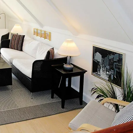 6 Person Holiday In *